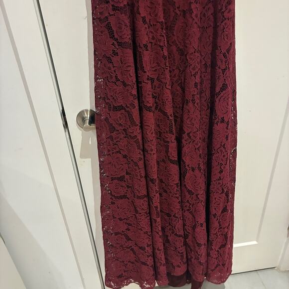 Fame and Partners Burgundy Lace Gown Sz 8 - Picture 3 of 12